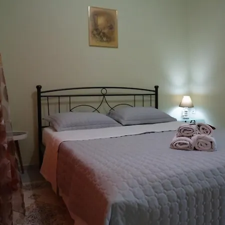 Xrysa's House Aridaia