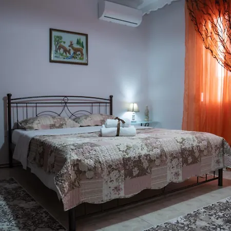 Xrysa's House Apartment Aridaia